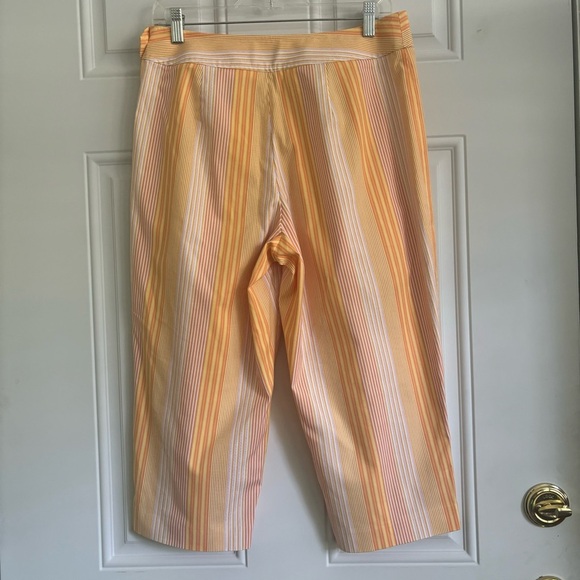 ❤️2/$15 or 3/$21❤️ Talbots Lightweight Capris, Size 10 - Picture 2 of 11